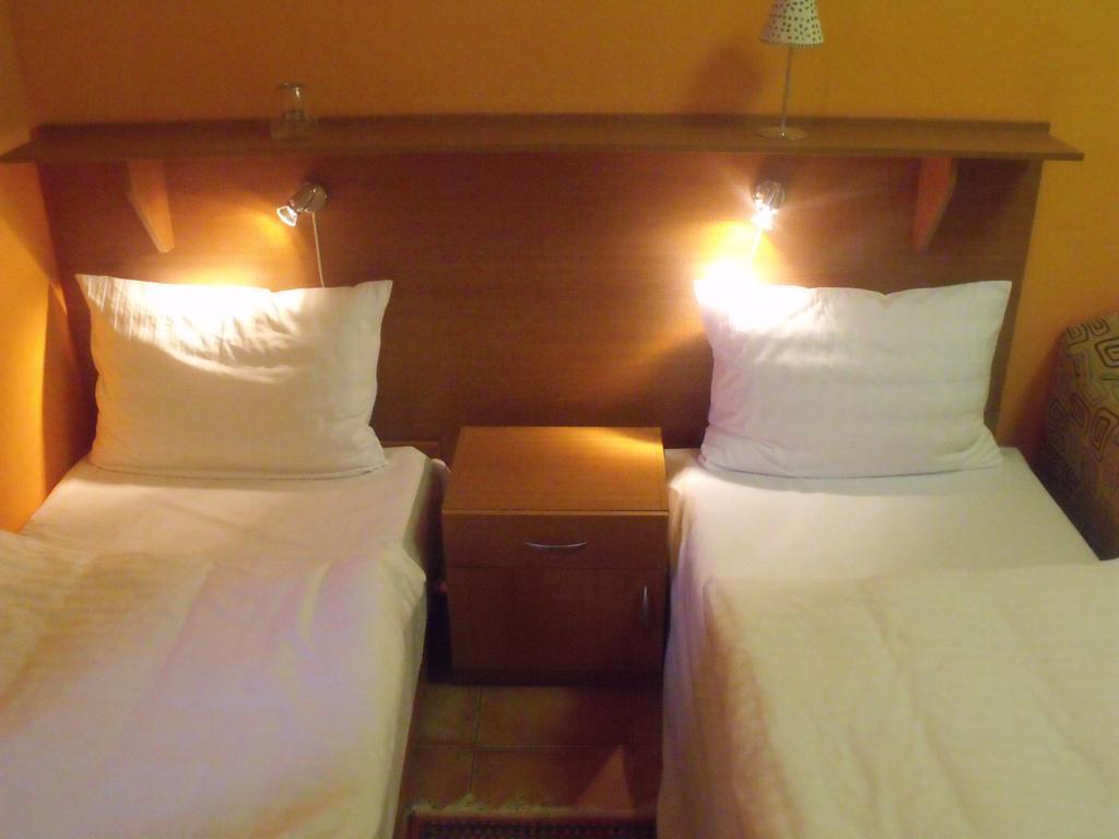 Abadszaloki Vitorlas Vendeghaz Room photo