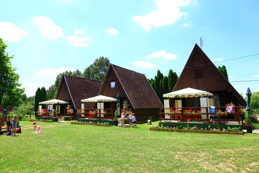 Abadszaloki Vitorlas Vendeghaz Exterior photo